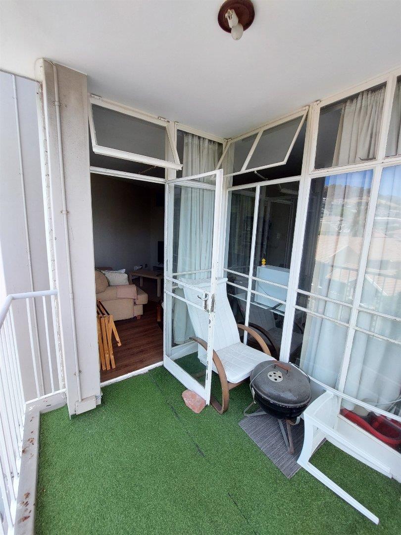 1 Bedroom Property for Sale in Green Point Western Cape